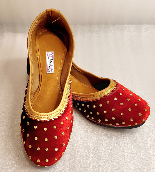 Punjabi Velvet Jutti With Simple Look (Wine/Maroon) image 3