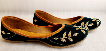 Hand Embroidered Velvet Punjabi Jutti Green