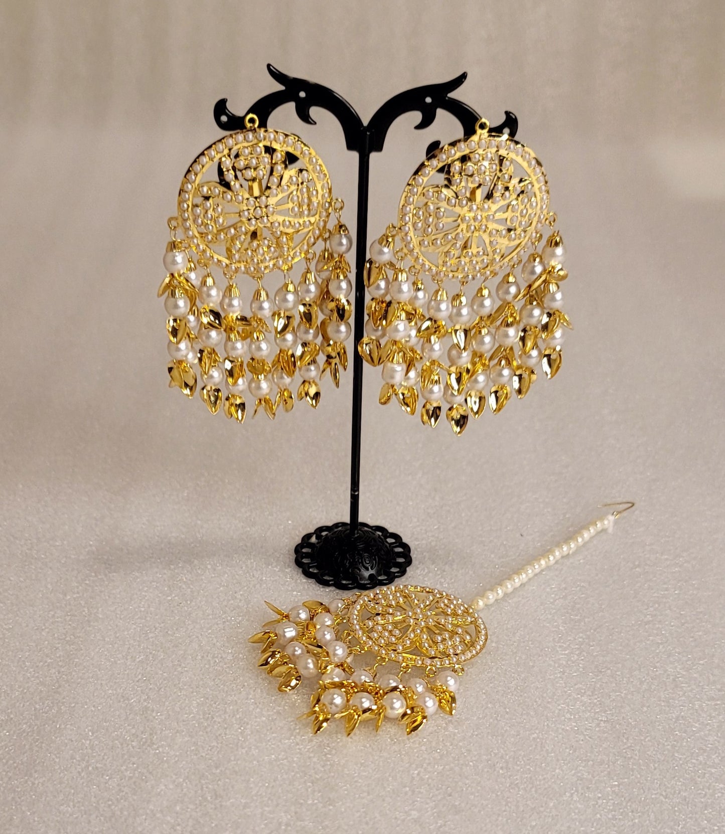 Real Jadau Choker Set With Stylish Oversized Studs & Tikka