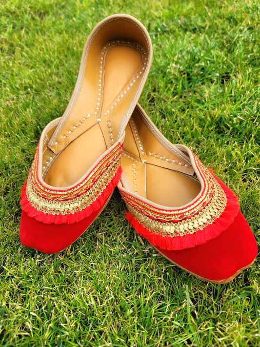 Velvet Bridal Punjabi Jutti image 3