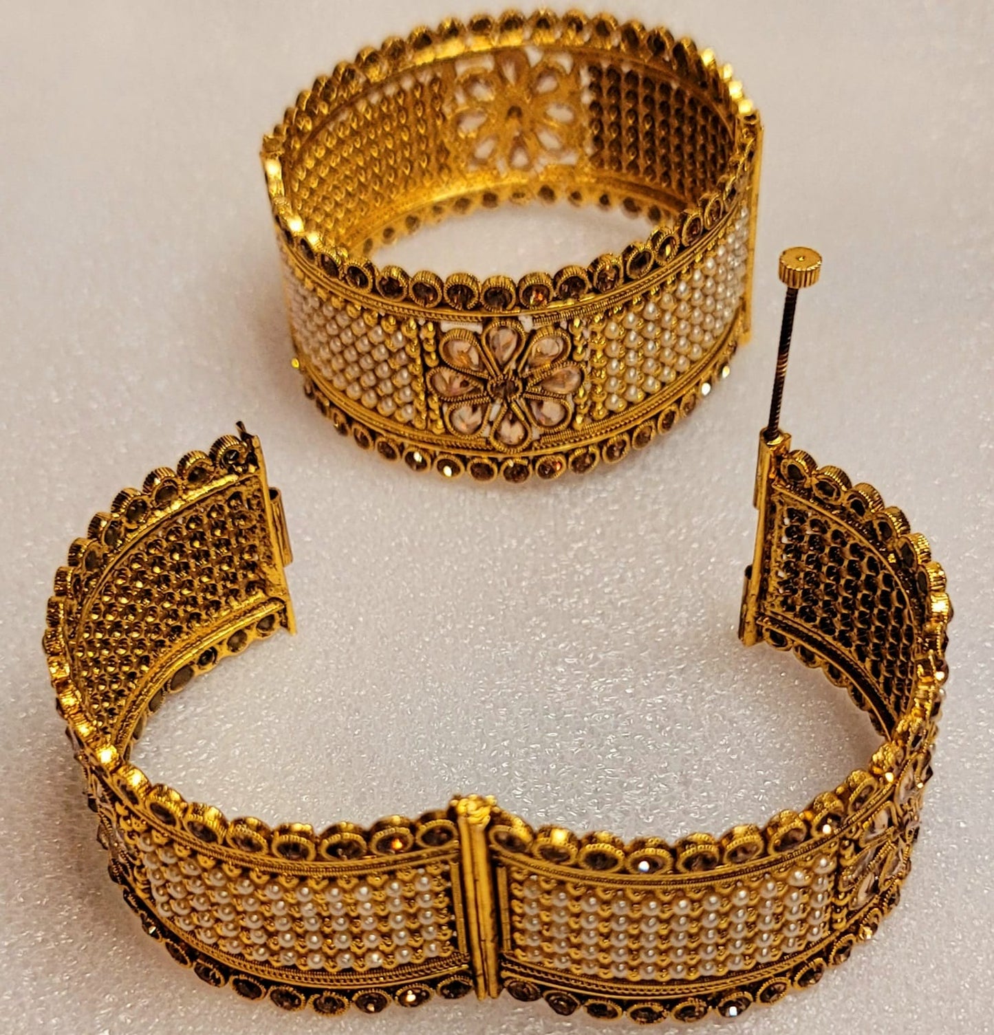 Beautiful Gold - Plated High Quality Kangan Set