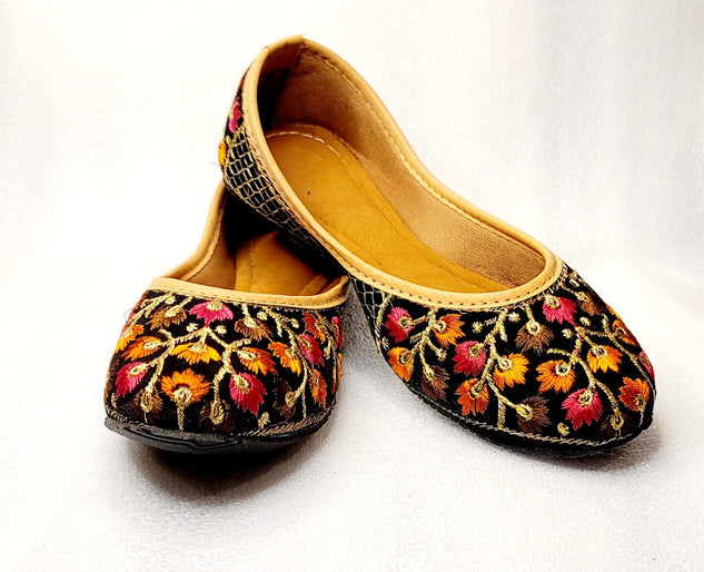 Kids Fulkari Embroidered Punjabi Jutti