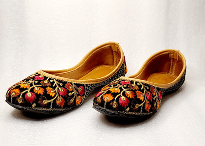 Kids Fulkari Embroidered Punjabi Jutti