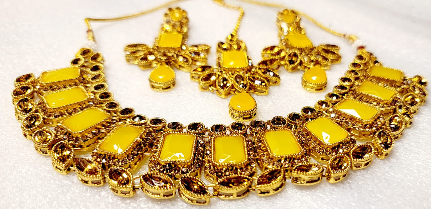 Stylish Real Polki Choker Set (Gold Tone)