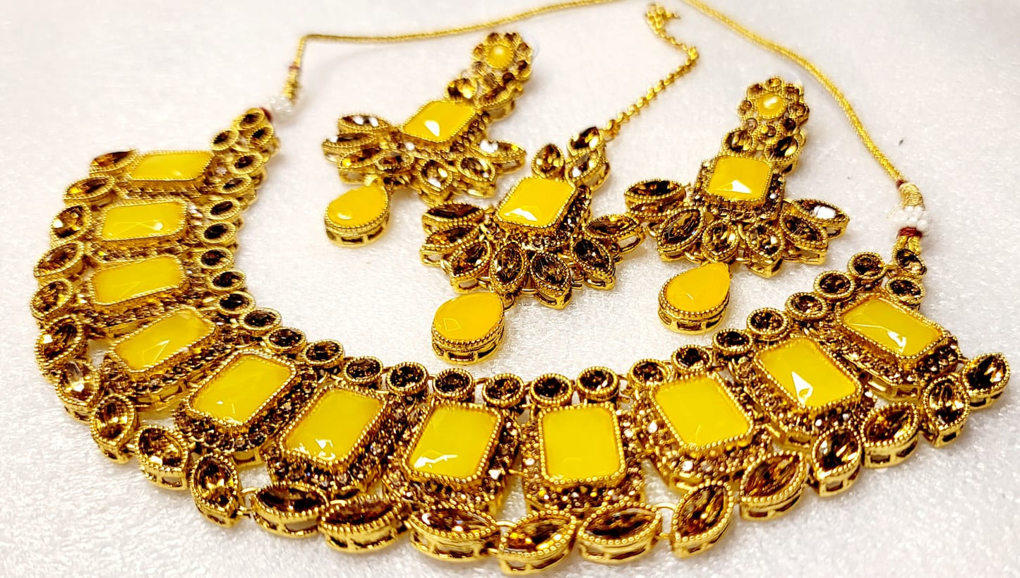 Stylish Real Polki Choker Set (Gold Tone)