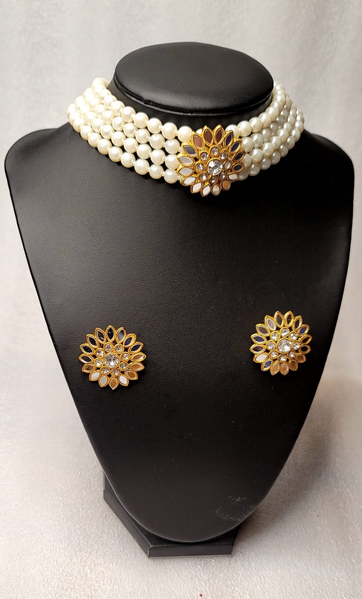 Designer Choker Set With Pearls & Mirror