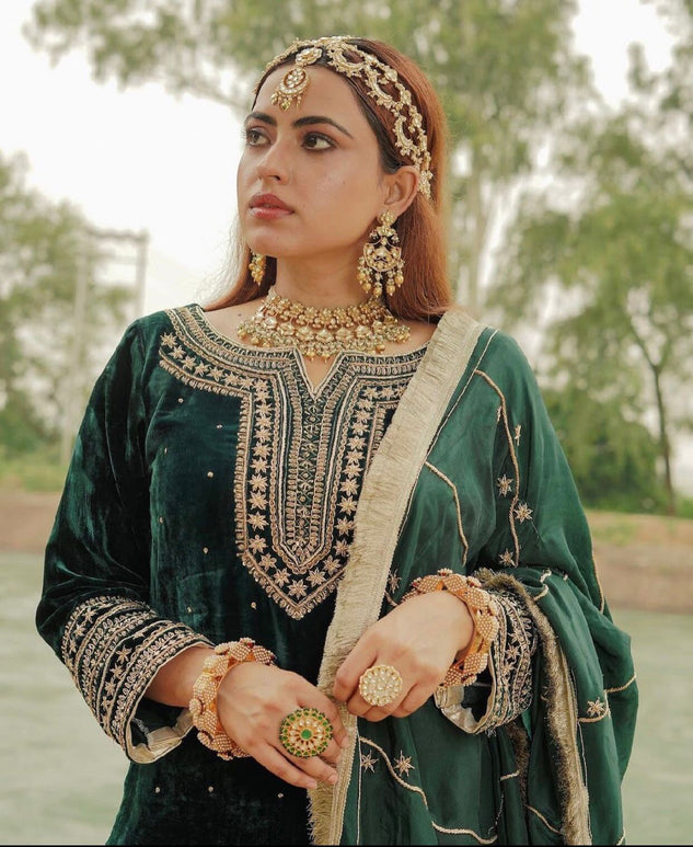 Simi Chahal Velvet Suit (40/42)