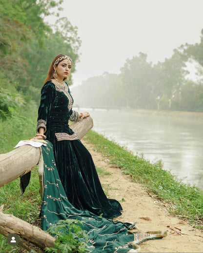 Simi Chahal Velvet Suit (40/42)