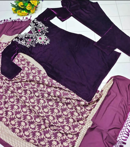Beautiful Extra Soft Simple Straight Suit 3pcs (Cord Set)
