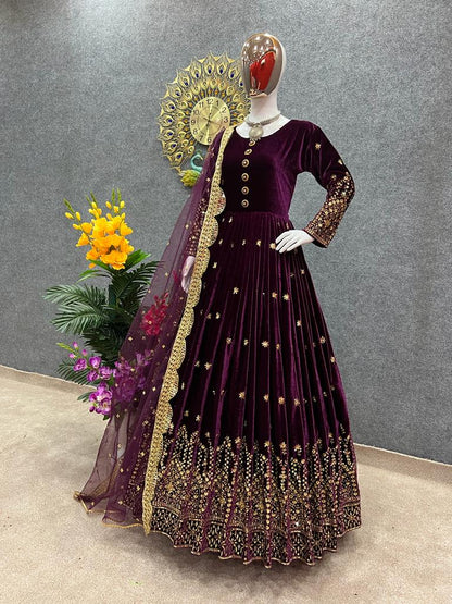 Beautiful Velvet Long Gown Set (40/42)