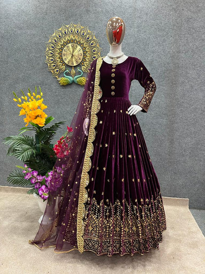 Beautiful Velvet Long Gown Set (40/42)