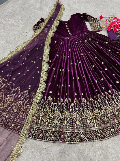 Beautiful Velvet Long Gown Set (40/42)