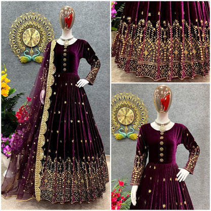 Beautiful Velvet Long Gown Set (40/42)