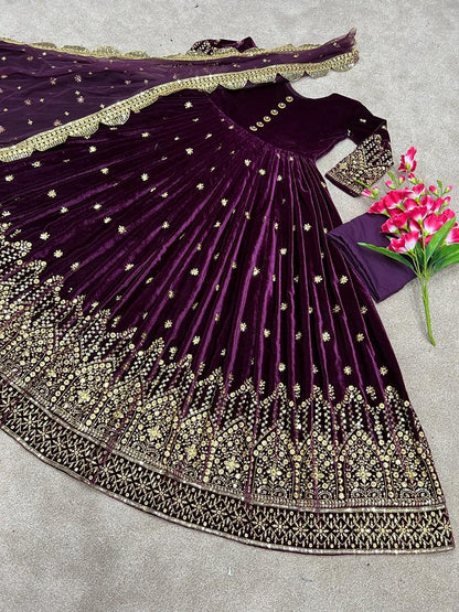 Beautiful Velvet Long Gown Set (40/42)
