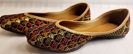 Simple & Double Padded Punjabi Jutti image 3