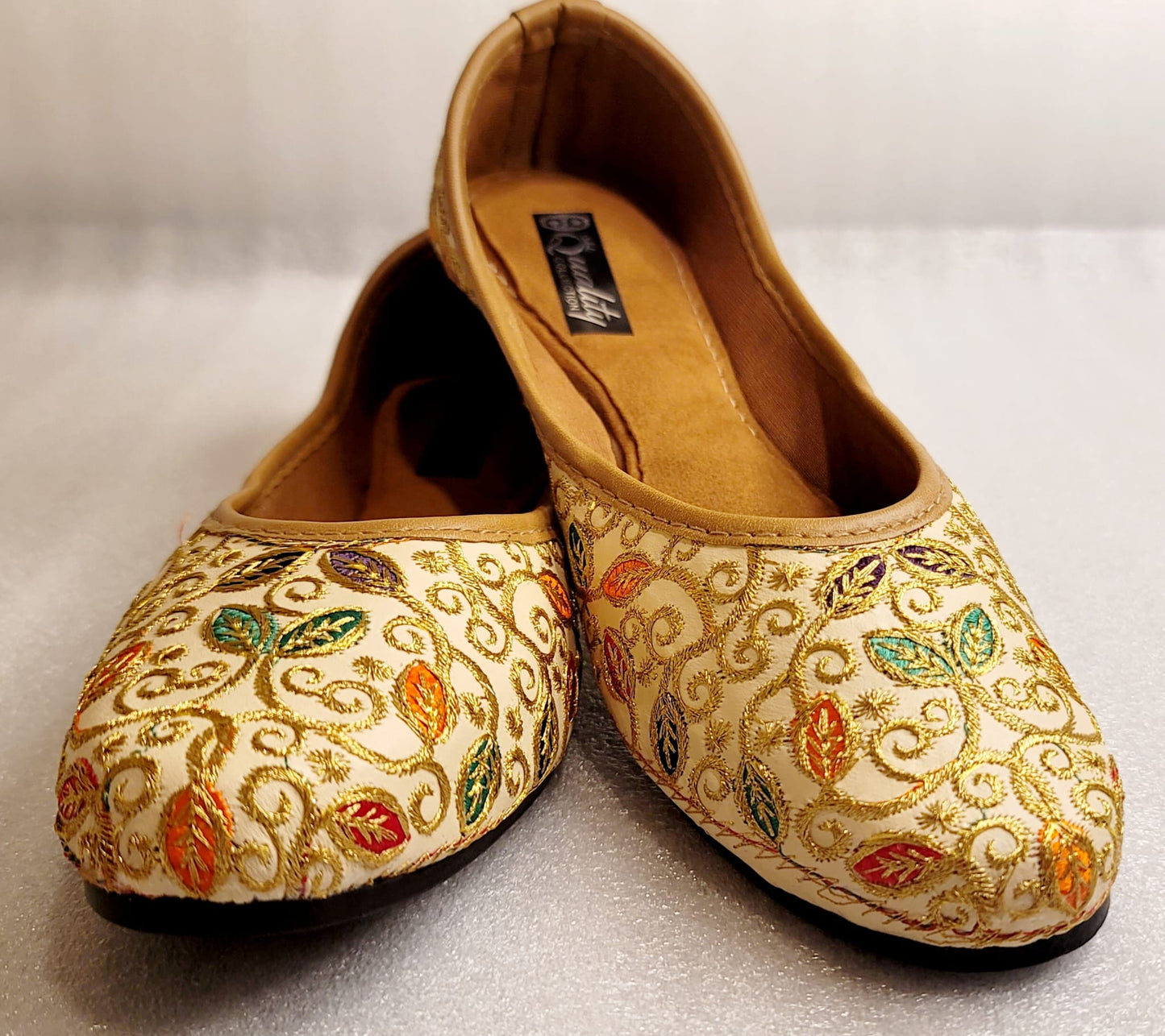 Simple Normal Wear Punjabi Jutti (Goldnish Beige)