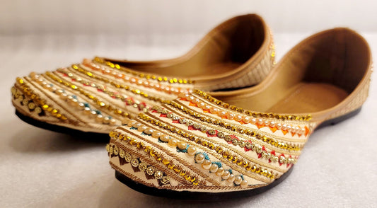 Simple Normal Wear Punjabi Jutti (Beige)