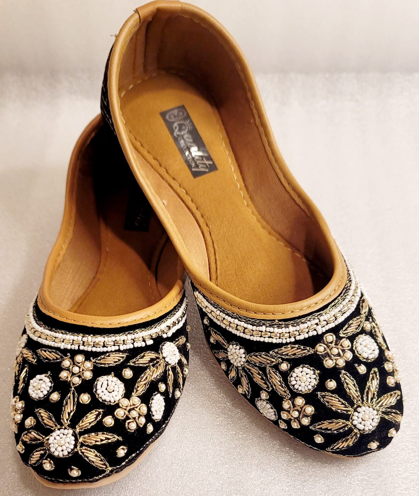 Super Stylish & Very Comfertable Punjabi Jutti (Black)