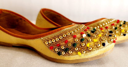 Trending Golden Punjabi Jutti (Multi)