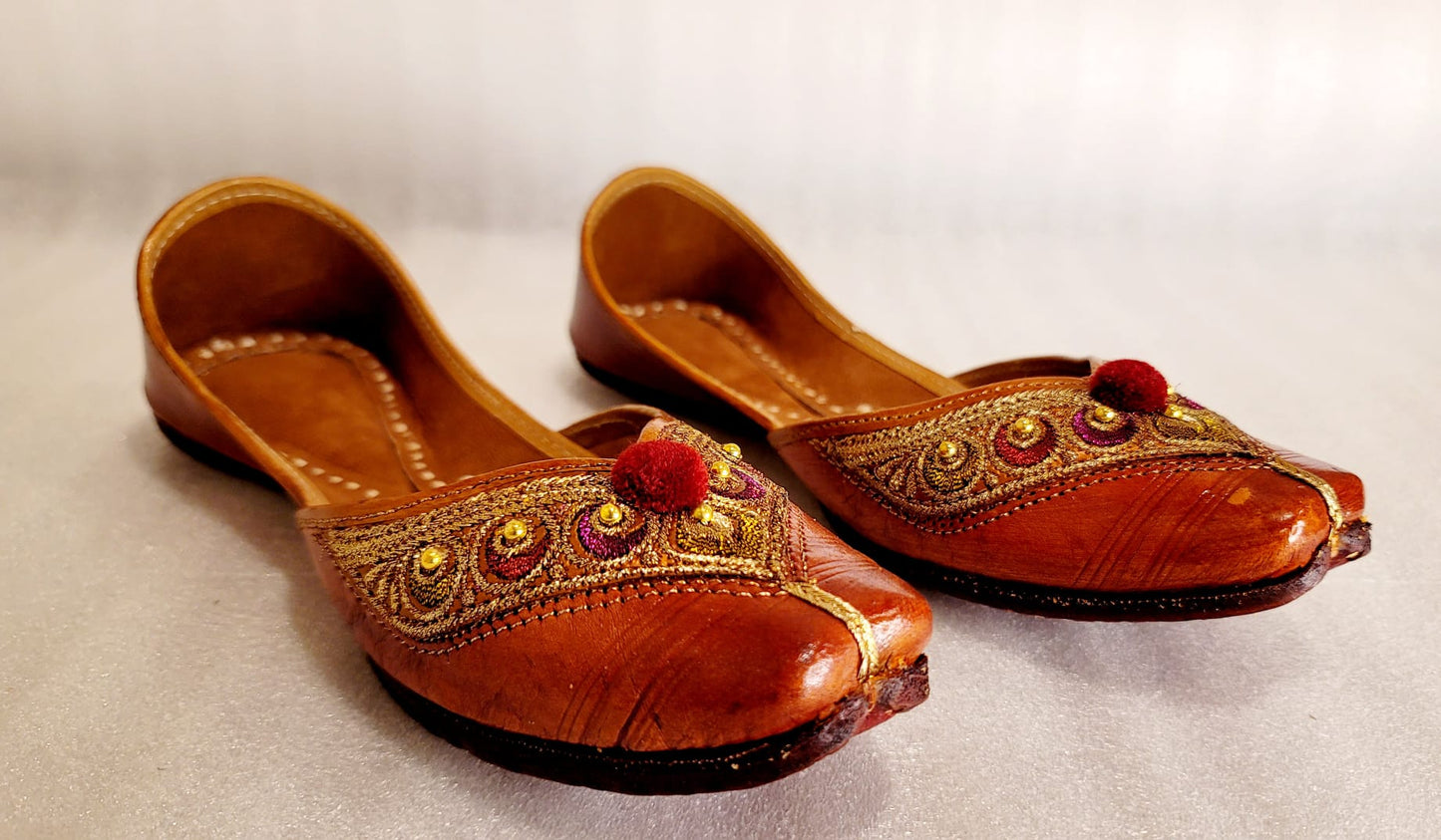 Super Stylish Traditional Look Leather Punjabi Jutti