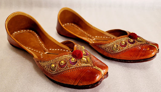Super Stylish Traditional Look Leather Punjabi Jutti image 3