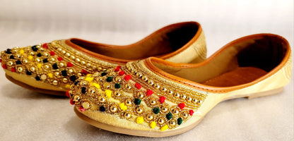 Trending Golden Punjabi Jutti (Multi)
