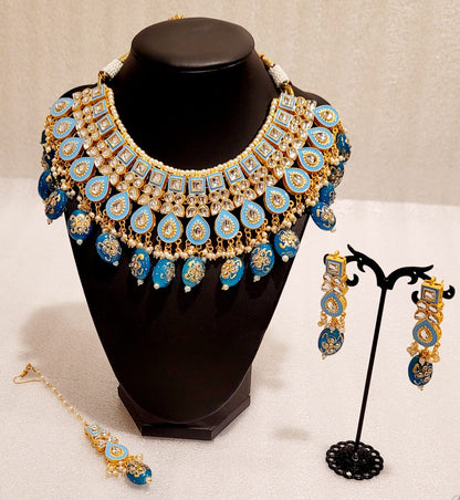 Super Stylish Kundan Meena Set