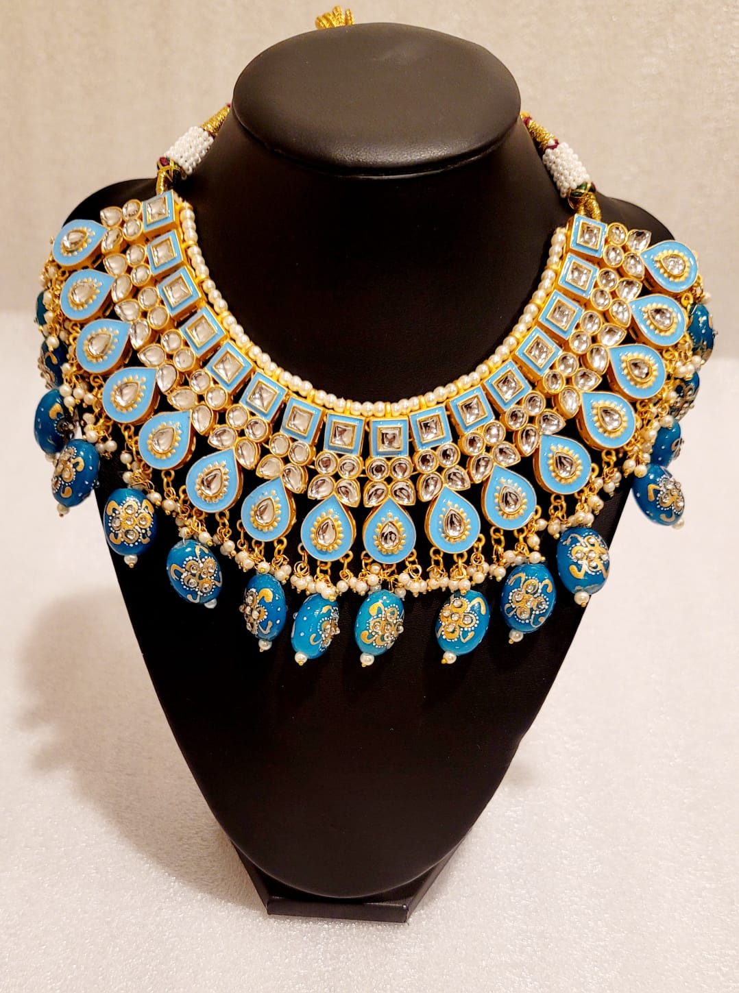 Super Stylish Kundan Meena Set