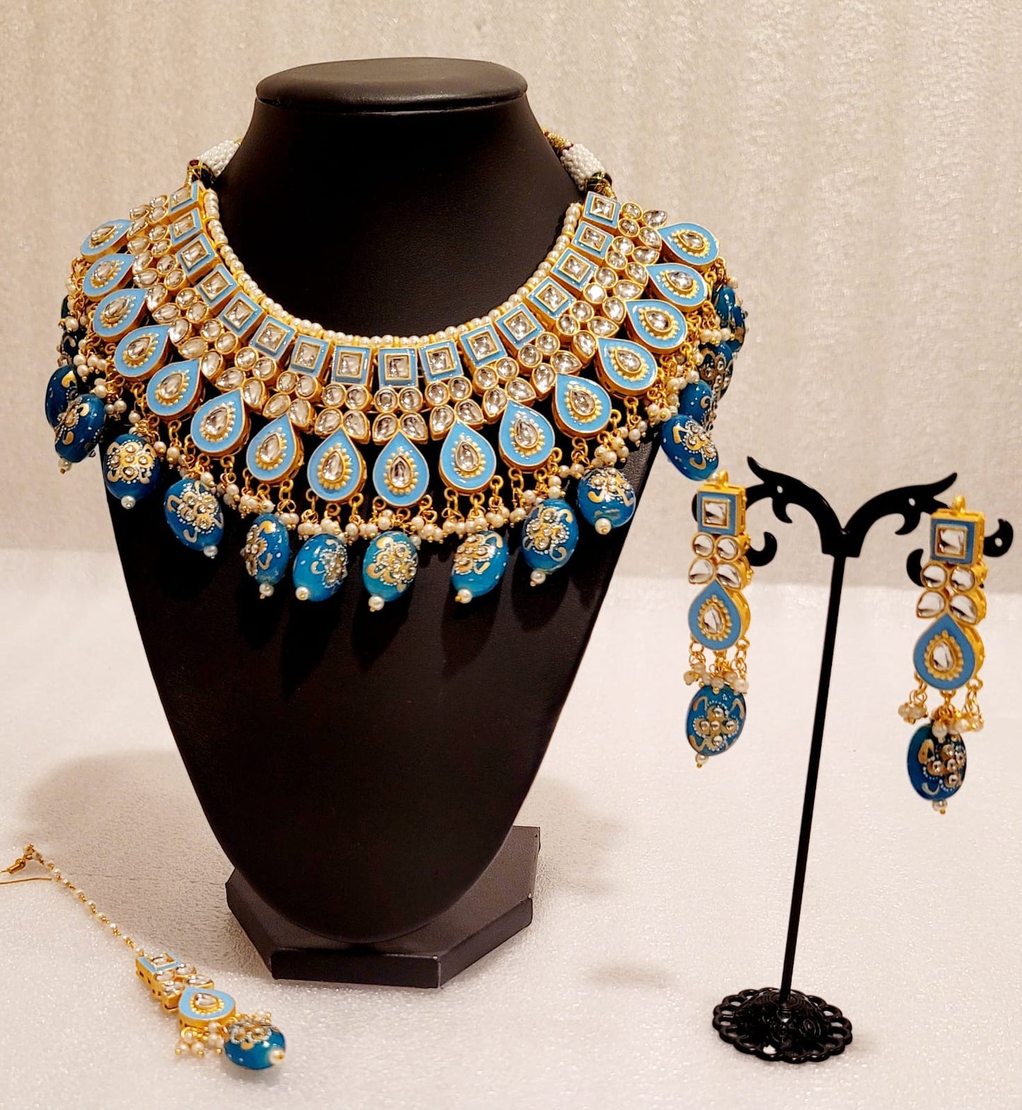 Super Stylish Kundan Meena Set