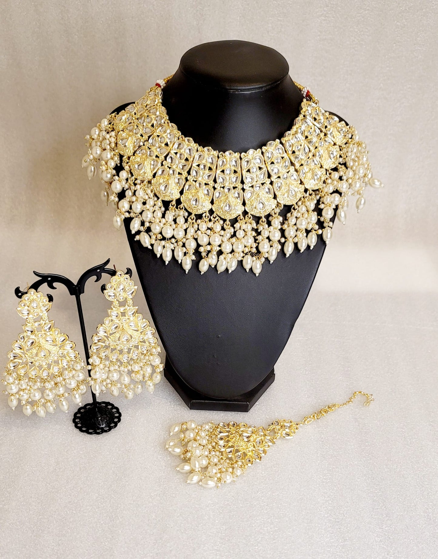 Super Stylish Lightweight Necklace Set