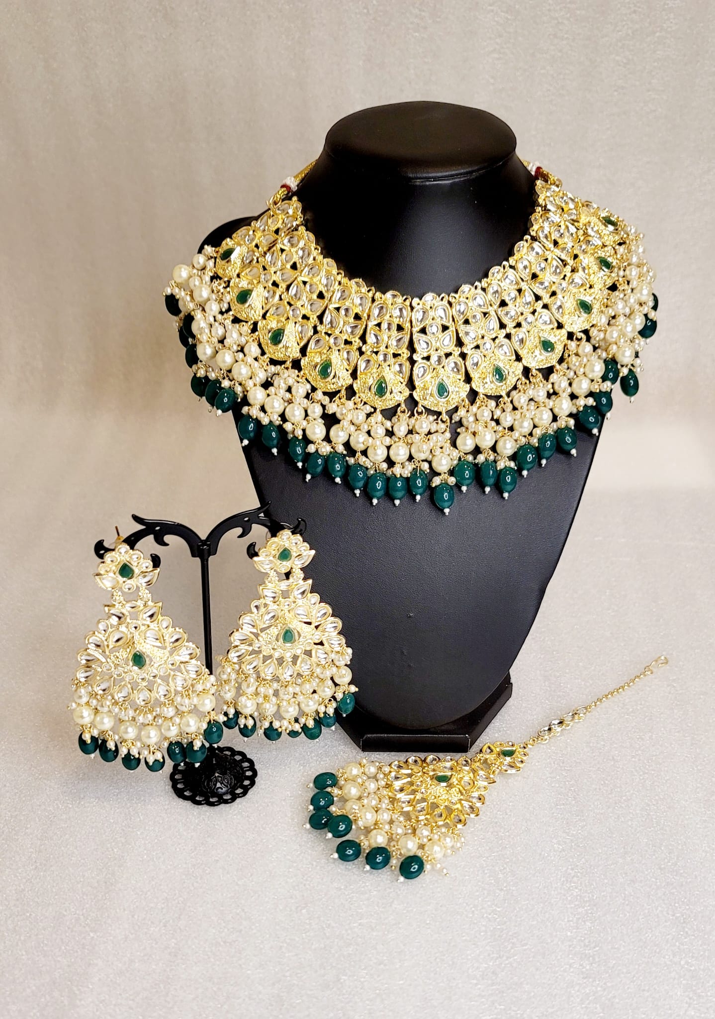 Super Stylish Lightweight Necklace Set