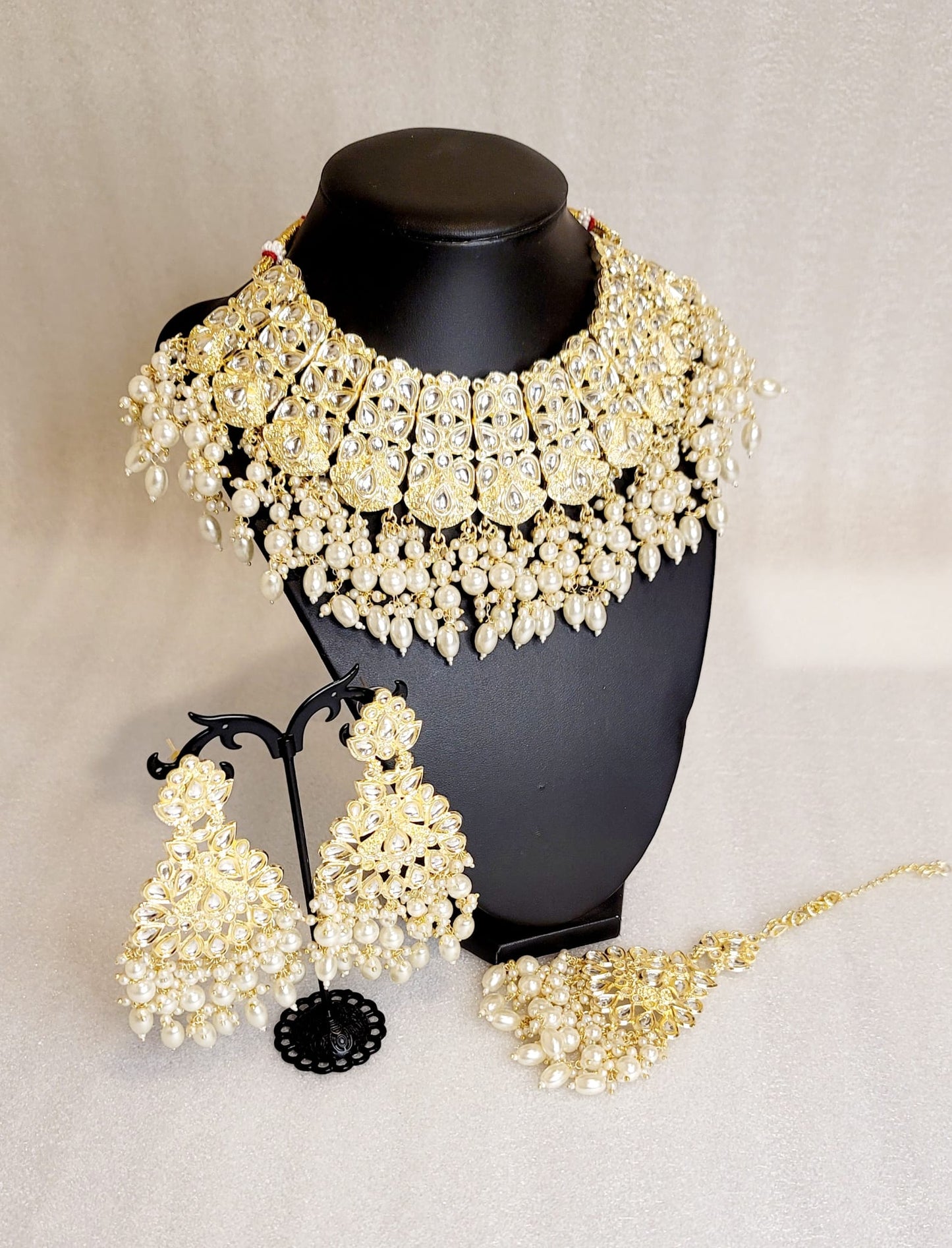 Super Stylish Lightweight Necklace Set