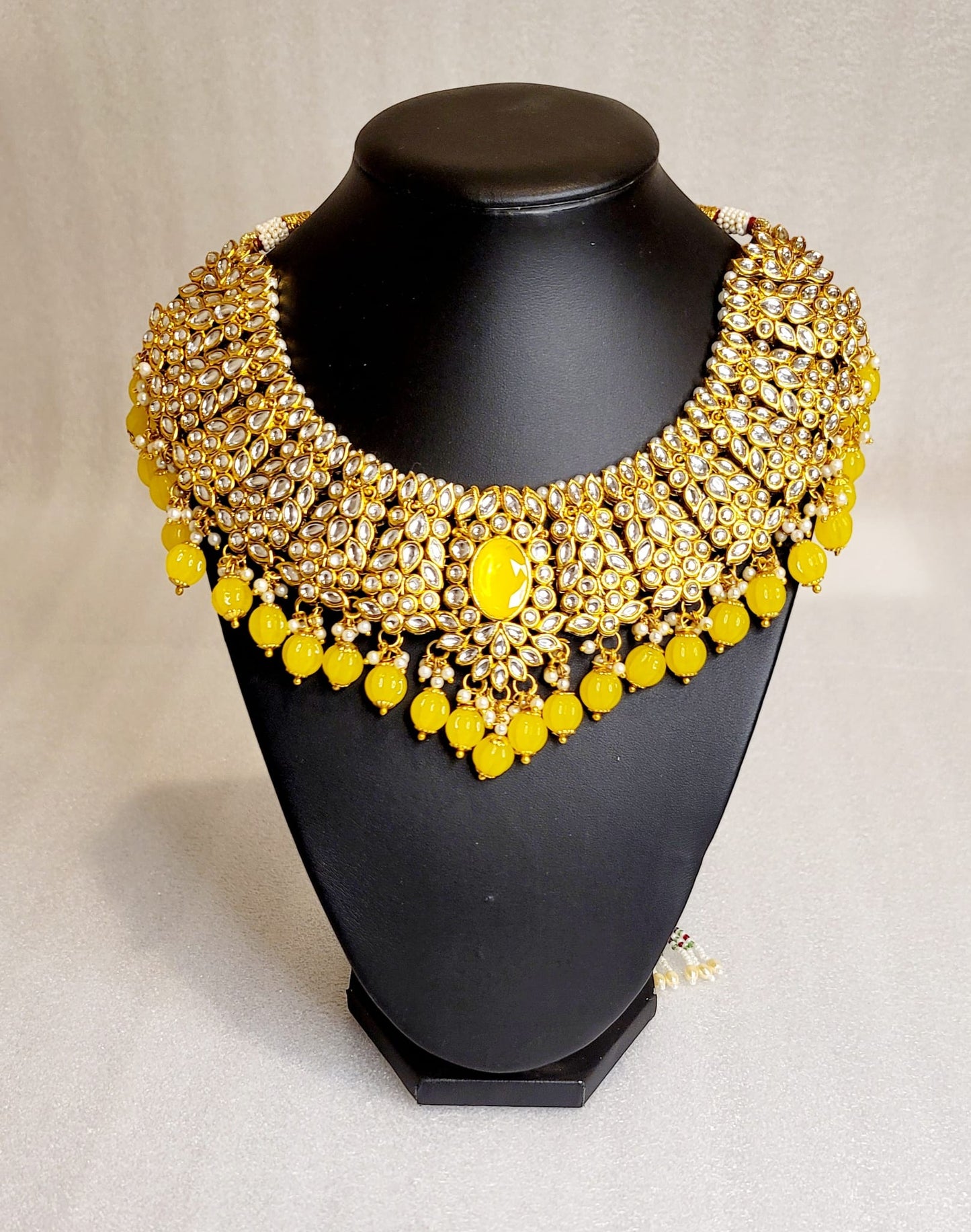 Kundan Stoned Gold-Plated Necklace Set