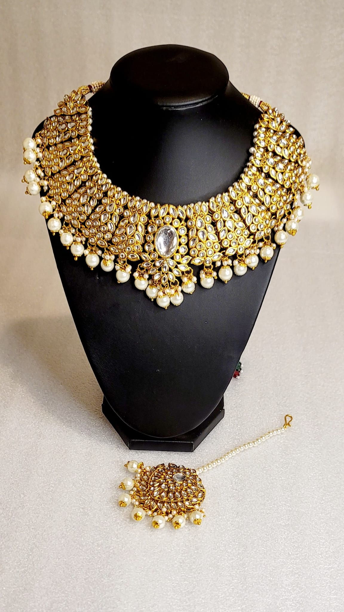 Kundan Stoned Gold-Plated Necklace Set