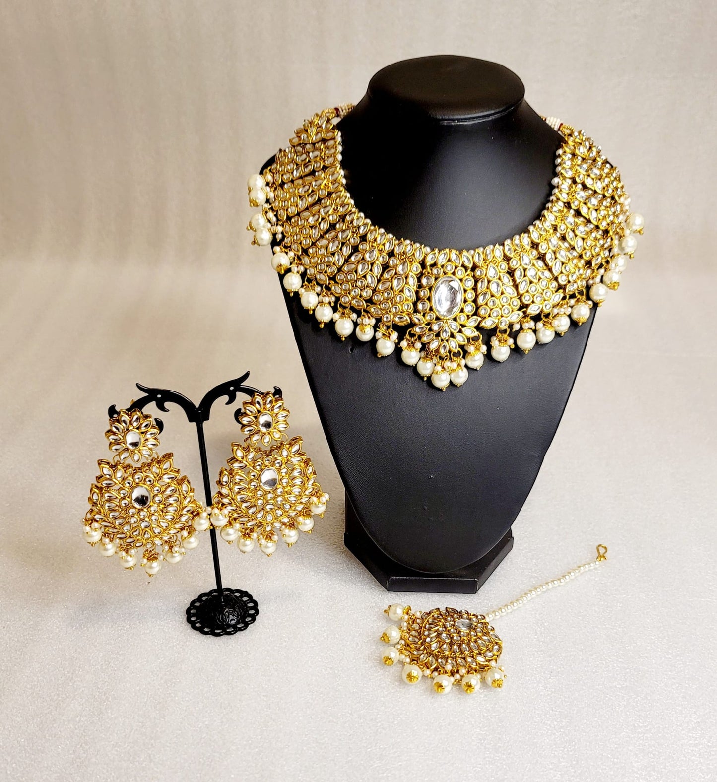 Kundan Stoned Gold-Plated Necklace Set