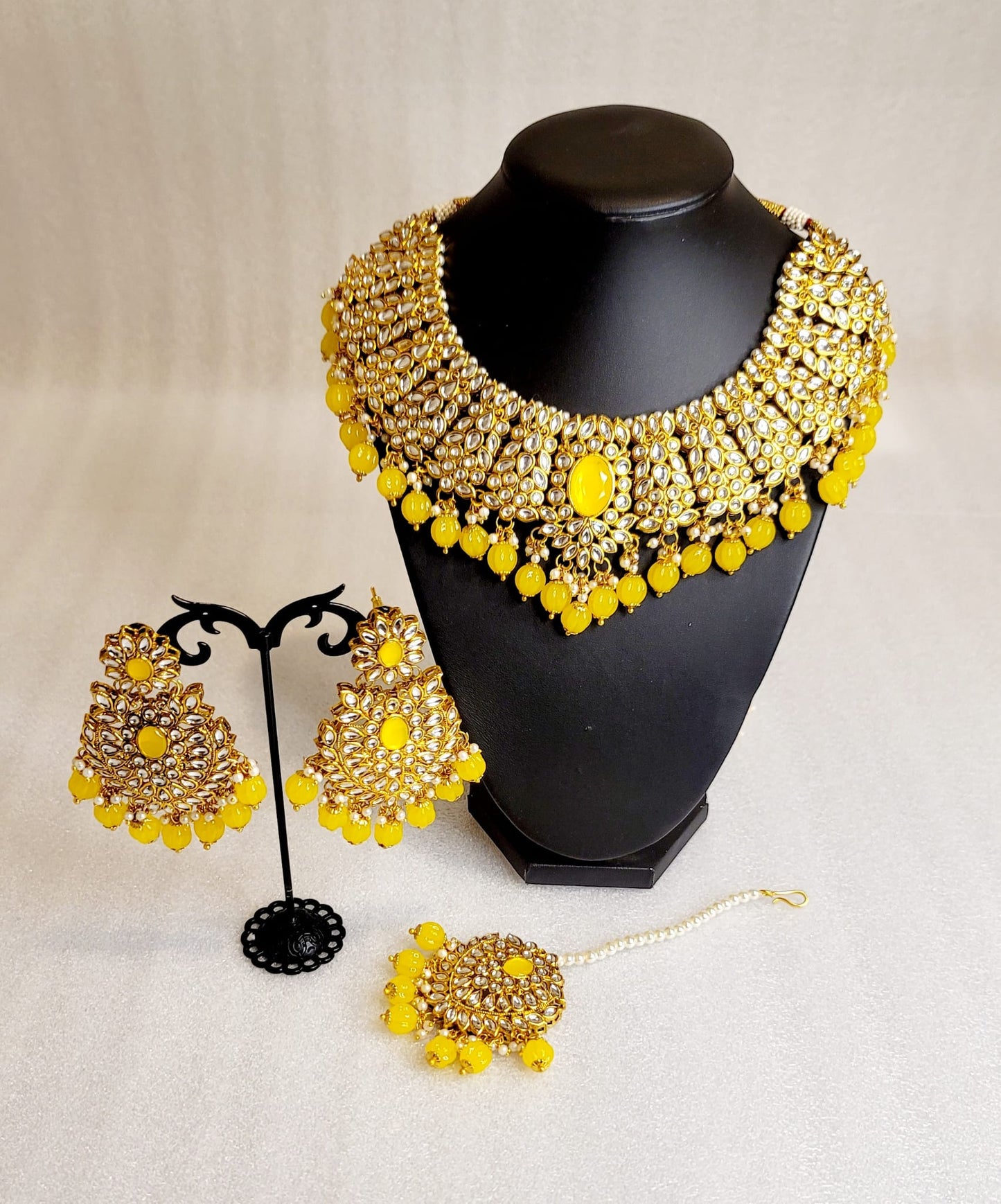 Kundan Stoned Gold-Plated Necklace Set