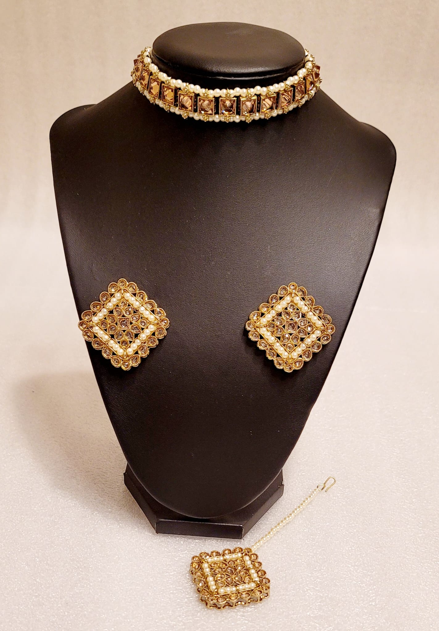 Very Stylish & High End Reverse Polki Choker Set.