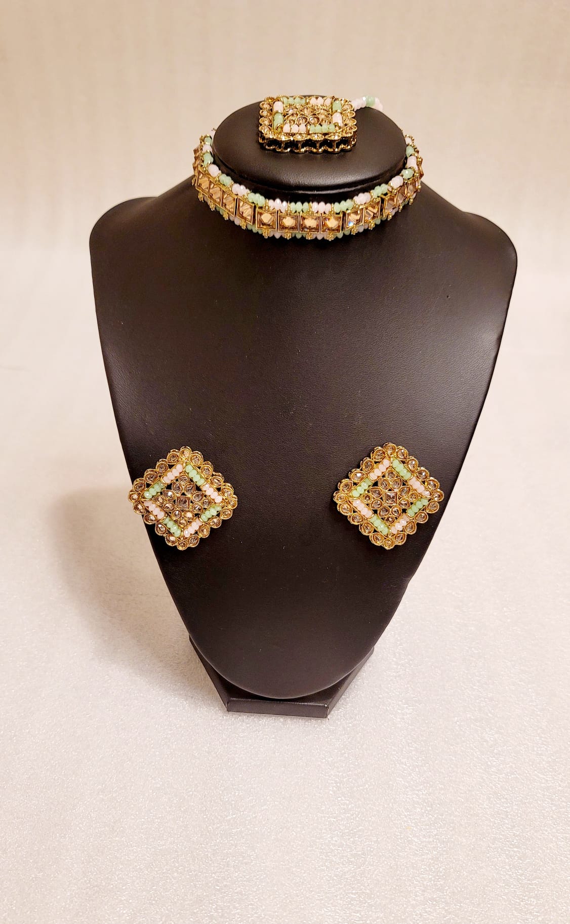 Very Stylish & High End Reverse Polki Choker Set.