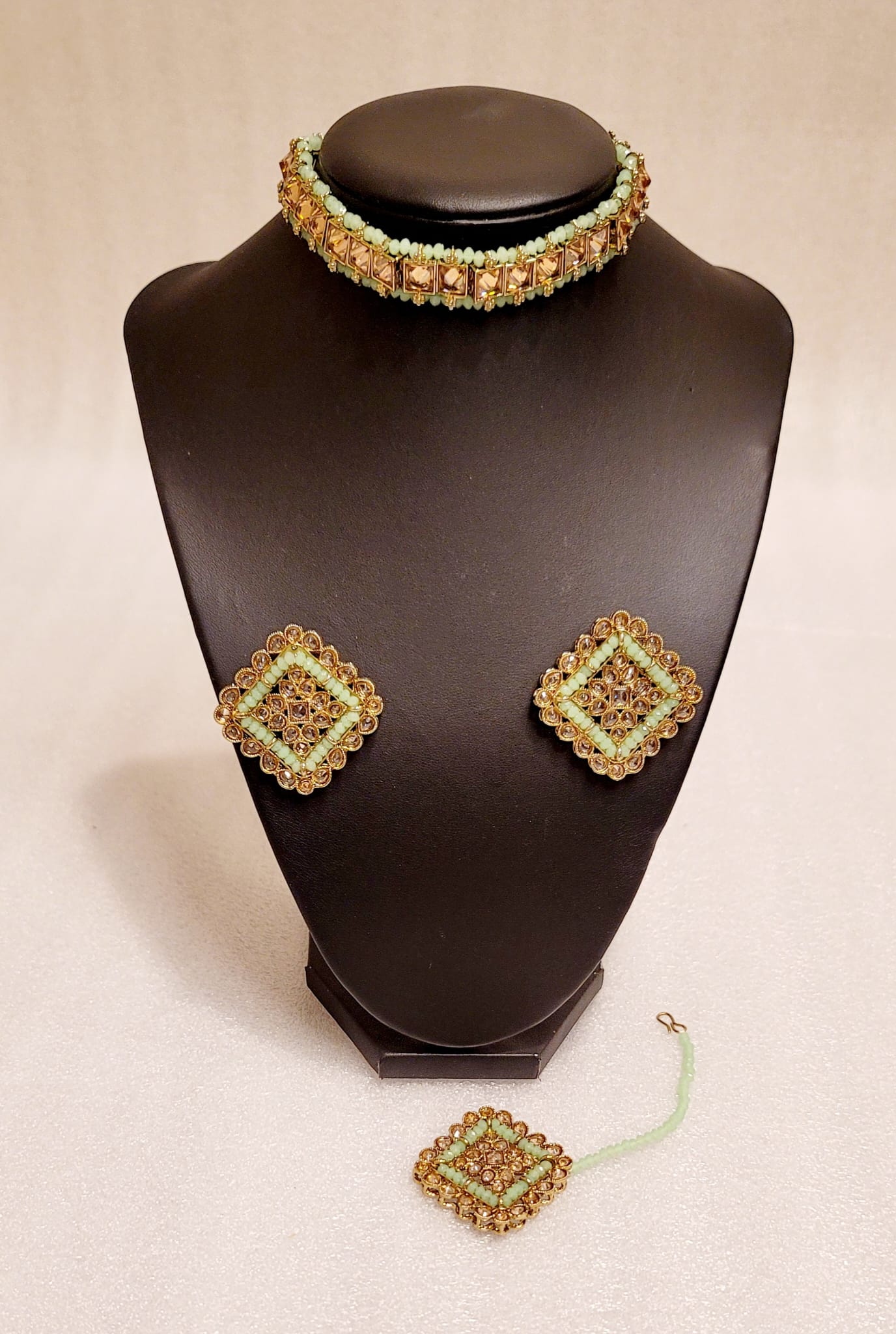 Very Stylish & High End Reverse Polki Choker Set.