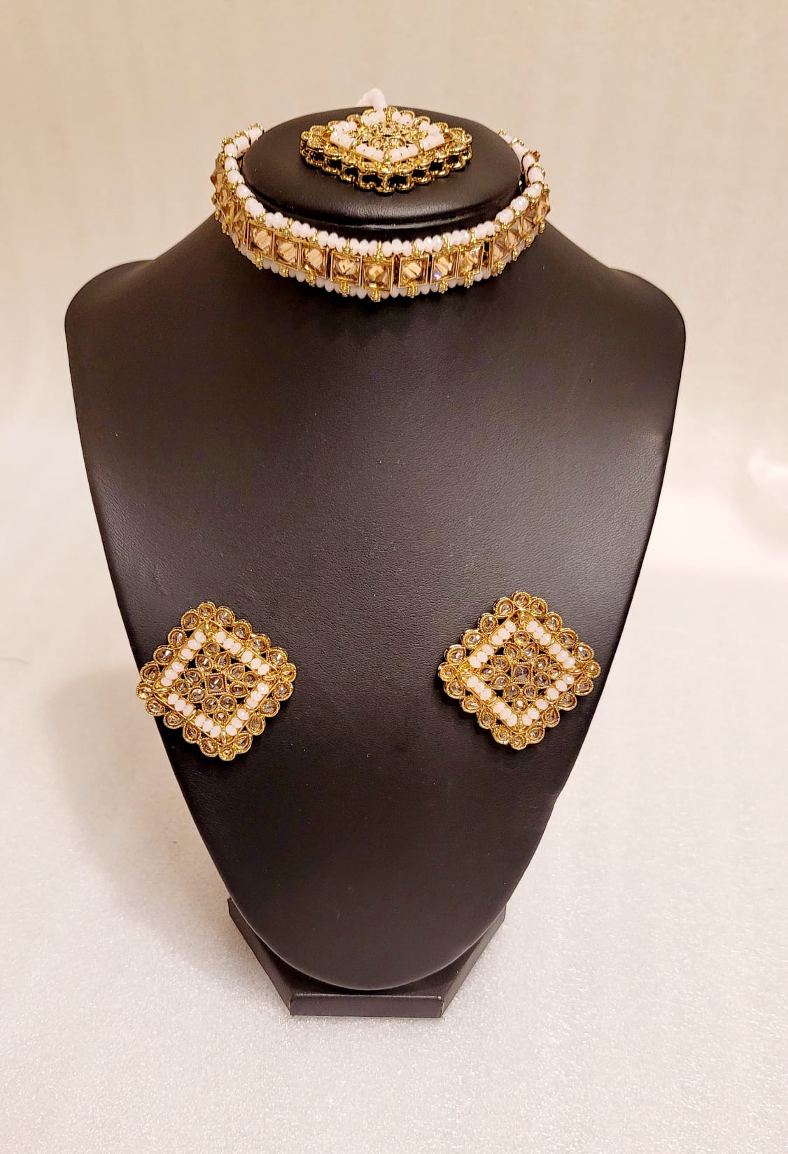 Very Stylish & High End Reverse Polki Choker Set.