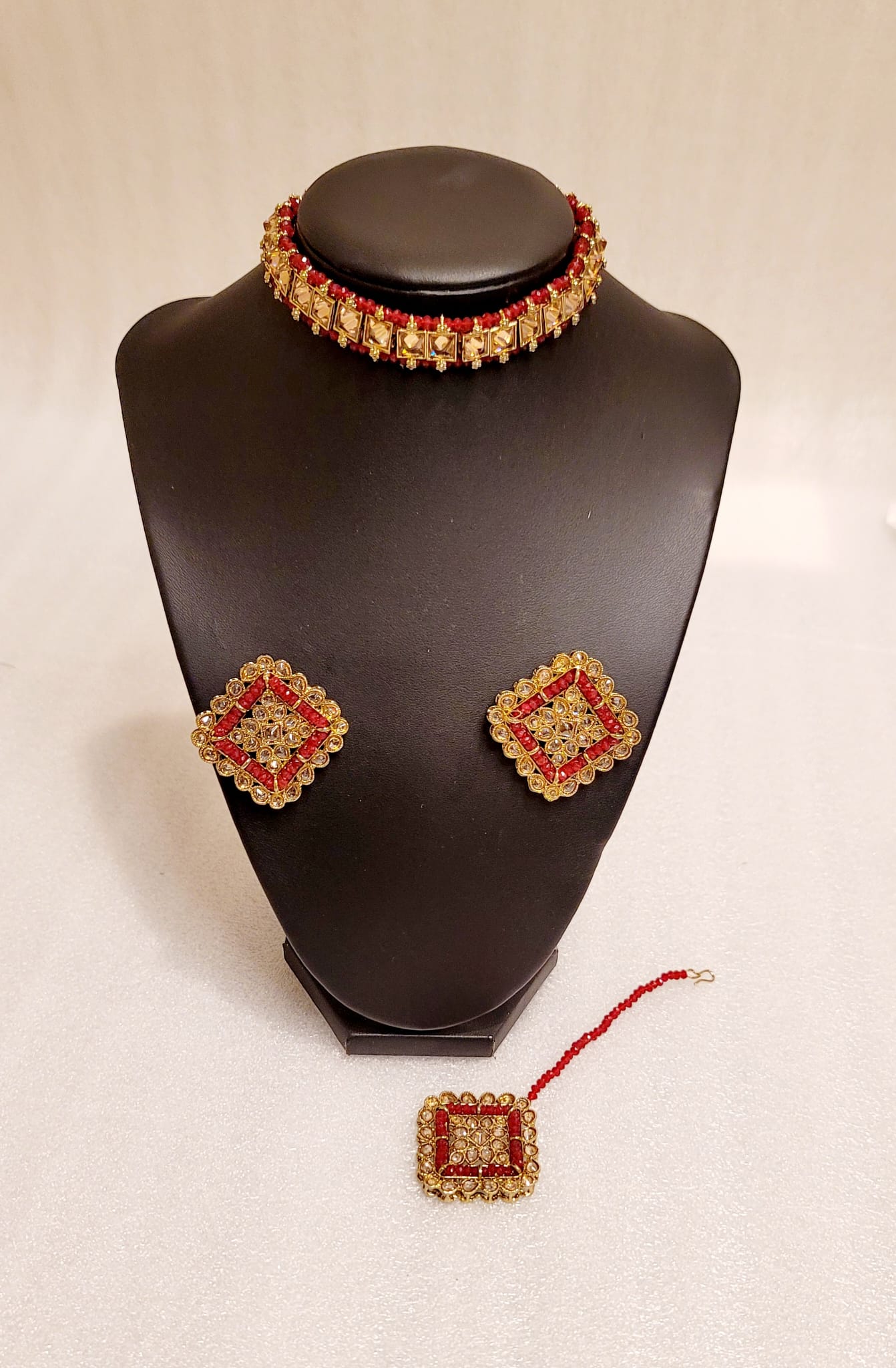 Very Stylish & High End Reverse Polki Choker Set.