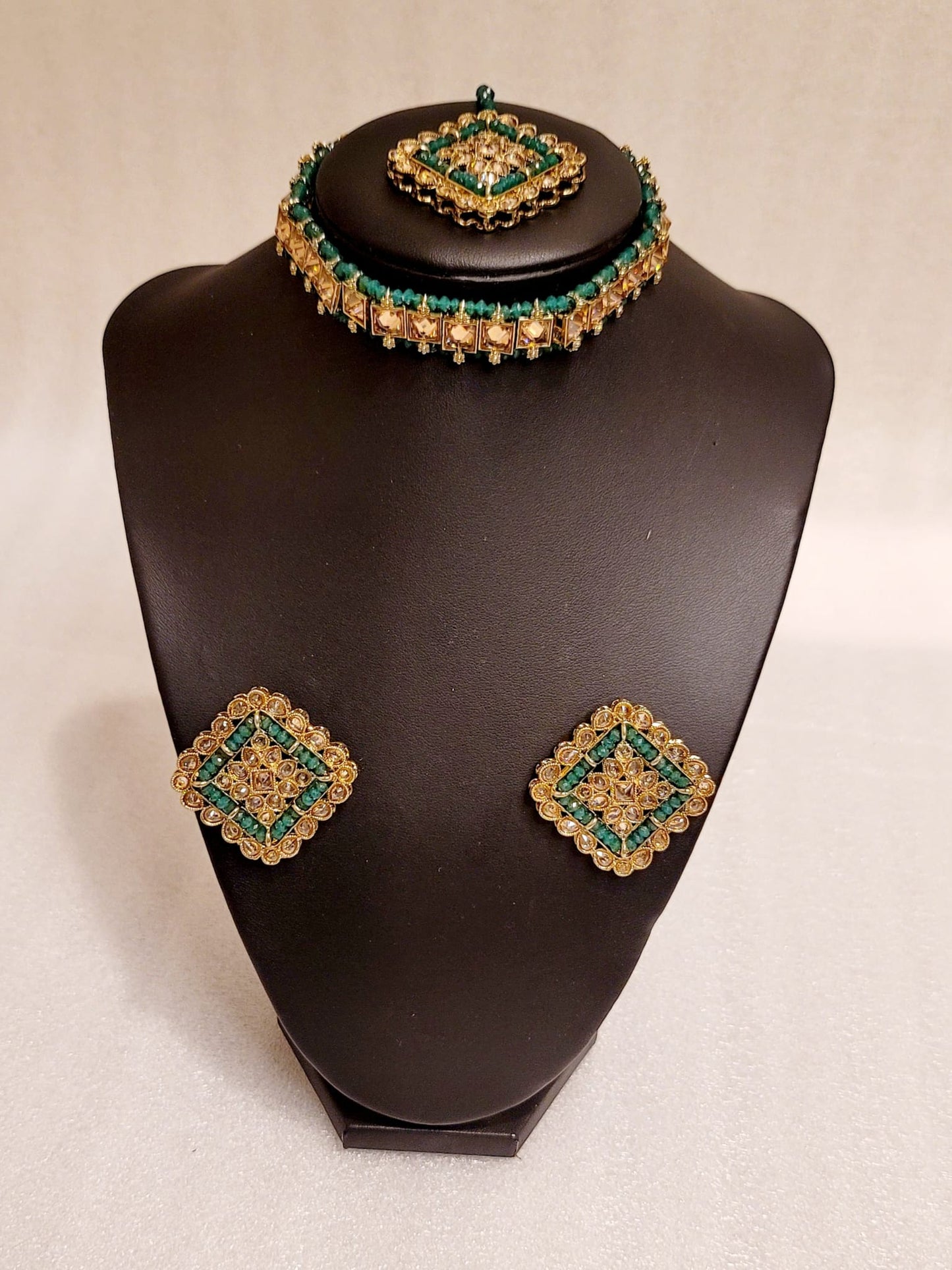 Very Stylish & High End Reverse Polki Choker Set.