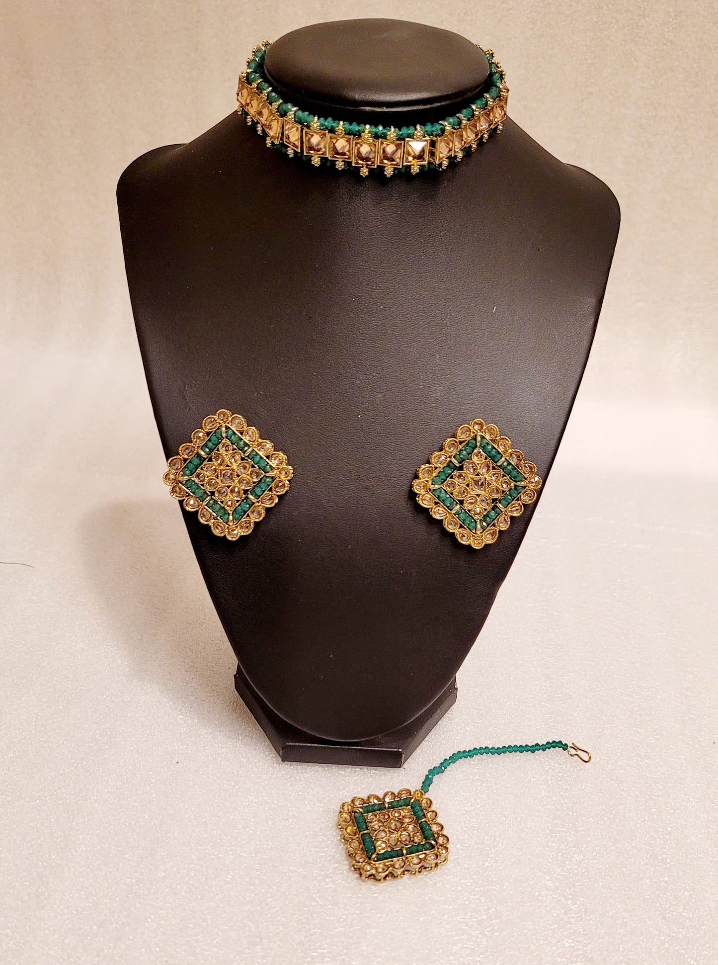 Very Stylish & High End Reverse Polki Choker Set.