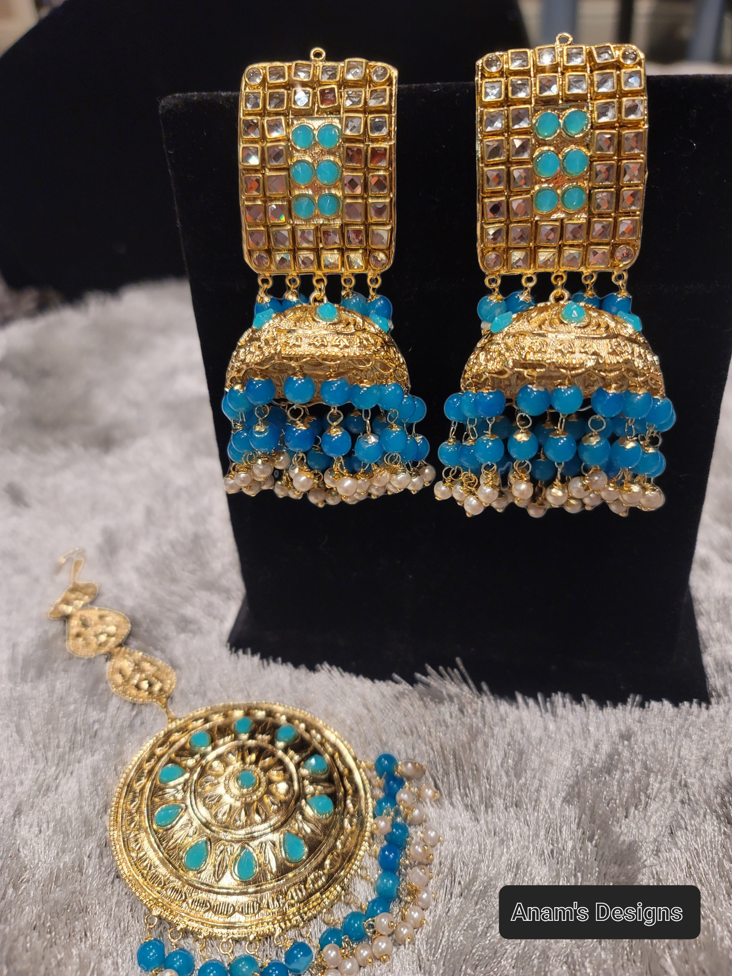 Very lightweight Oversized Jhumkis & Tikka Set