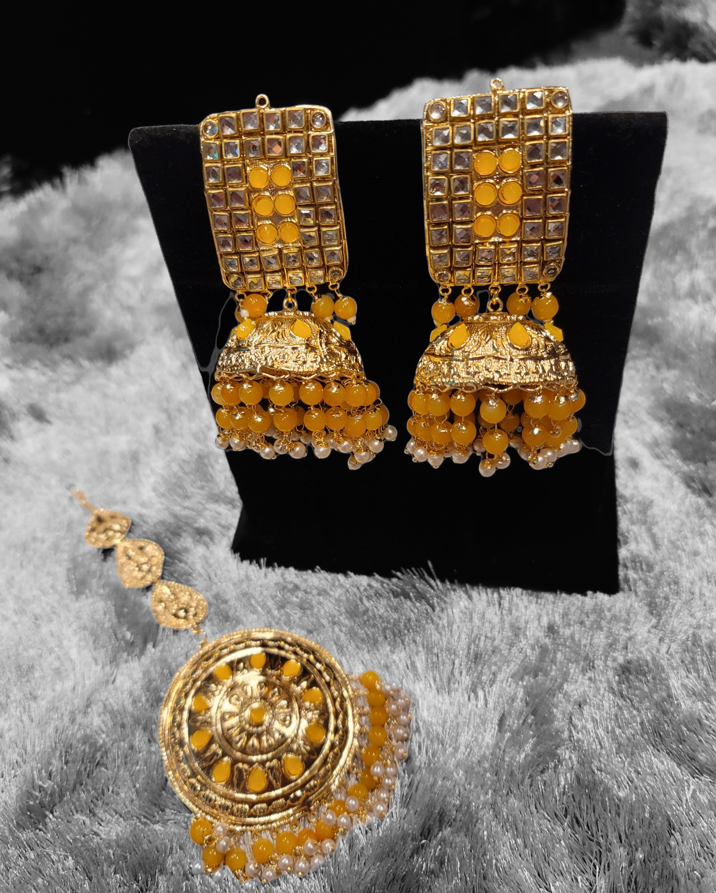 Very lightweight Oversized Jhumkis & Tikka Set