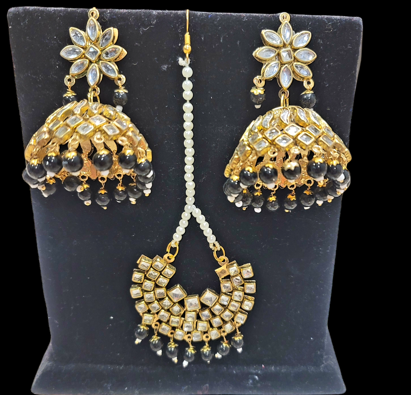 Kundan Jhumki Earrings with Tikka