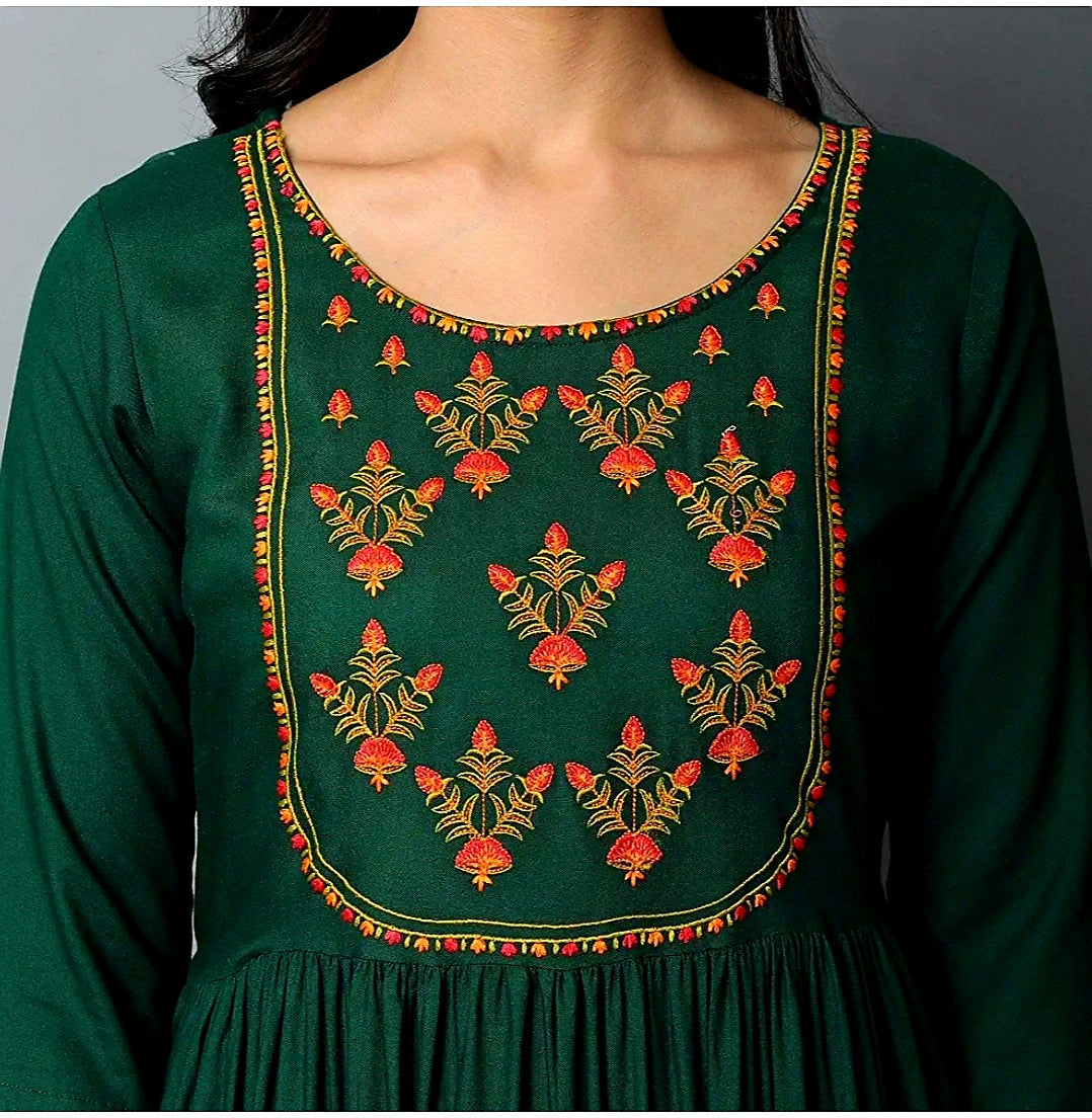 Stylish Embroidered Kurta (Green)