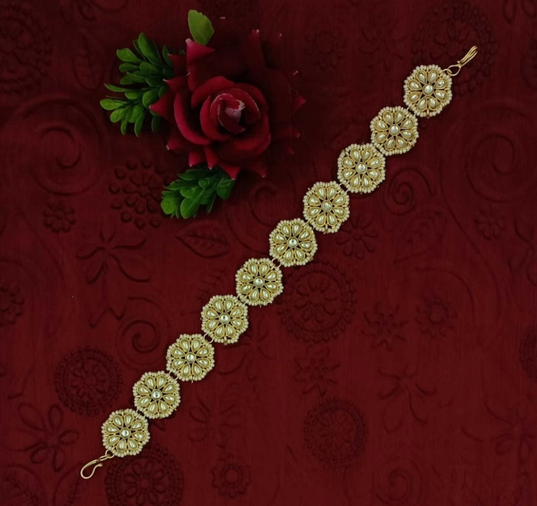 Matha Patti Single Line Gold Plated White