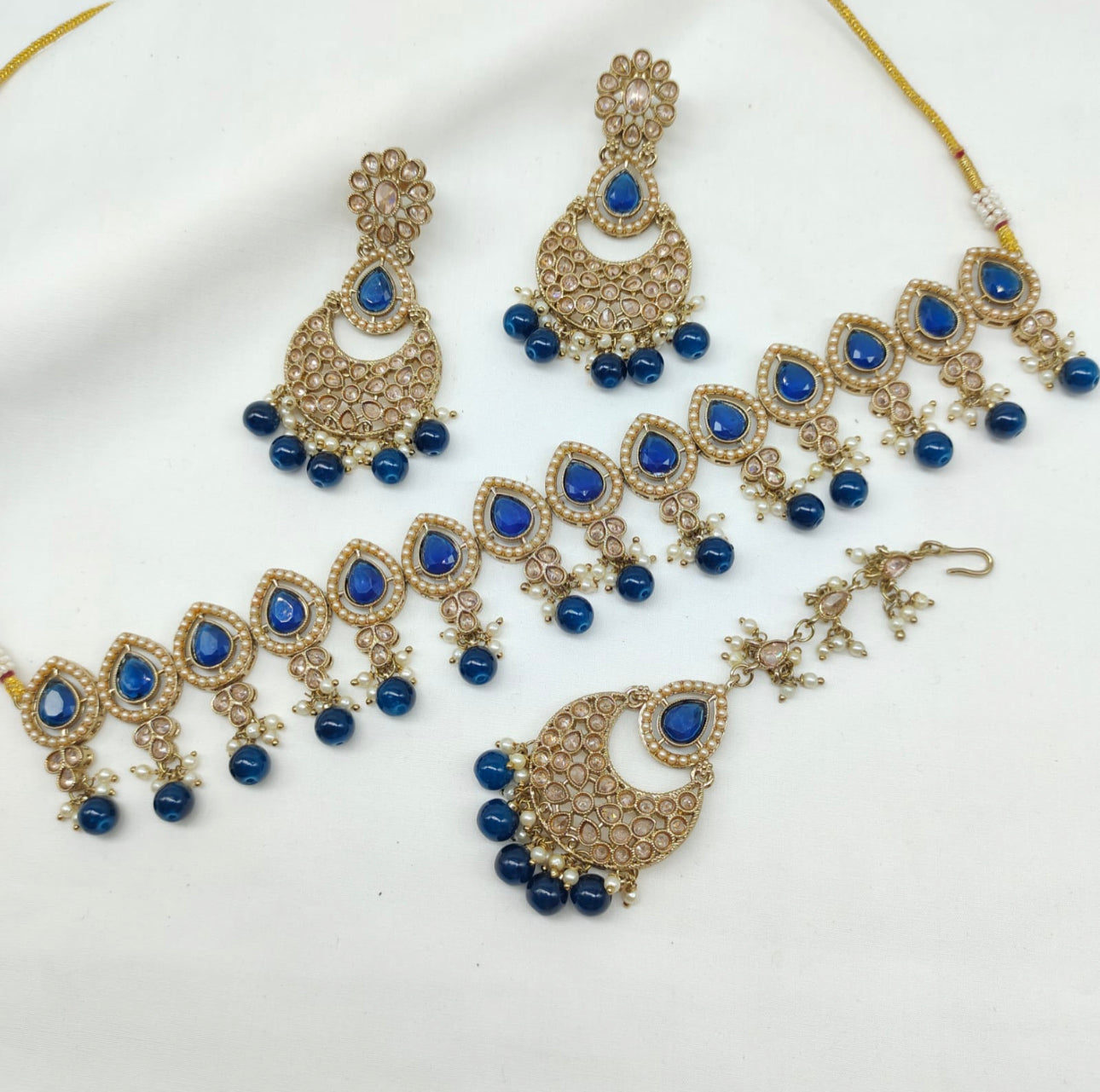 Stylish Choker Set With Polki & Monalisa Beads