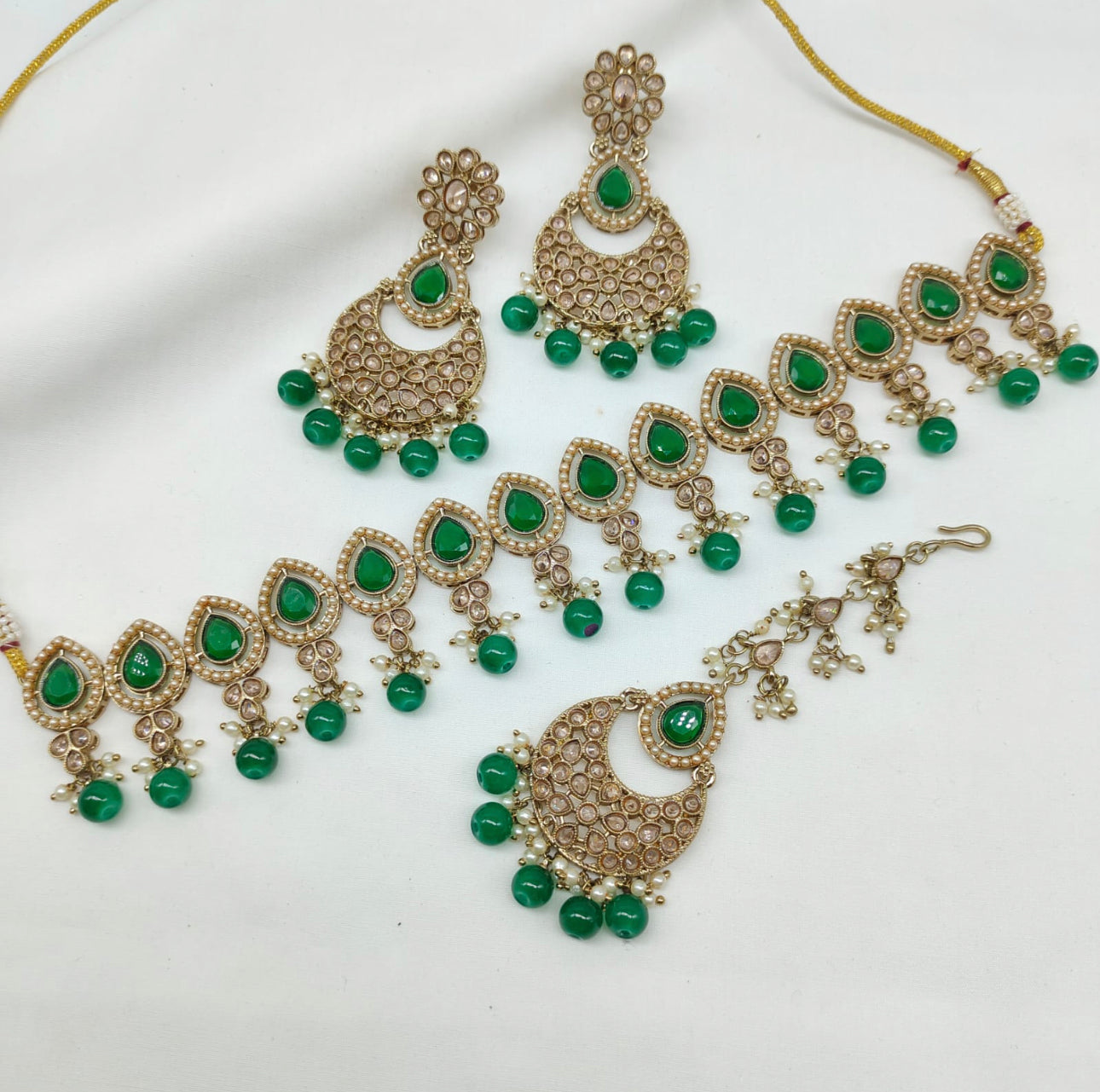 Stylish Choker Set With Polki & Monalisa Beads